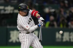 MLB/ Seiya Suzuki back at spring training with Cubs after injuring knee in World Baseball Classic
                
                    March 17, 2026
