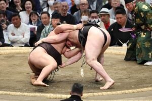 SUMO/ Kirishima wins 3rd Emperor’s Cup despite loss to Aonishiki
            
                March 21, 2026