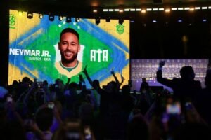 VOX POPULI: Neymar’s return revives debate over a politically divisive jersey
                
                    May 20, 2026