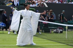 TENNIS/ Osaka rocks white kimono under Wimbledon code
                
                    July 1, 2026